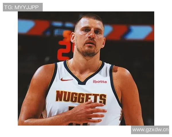 约基奇单节狂揽15分9板6助成自1996-97赛季以来首位球员