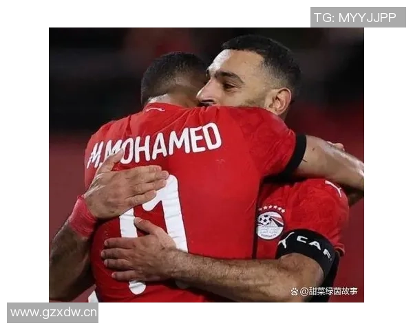 埃及队晋级非洲杯18决赛利物浦为萨拉赫送上祝福海报